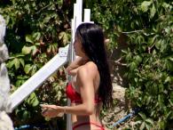 Adriana Lima w niezwykłym czerwonym bikini